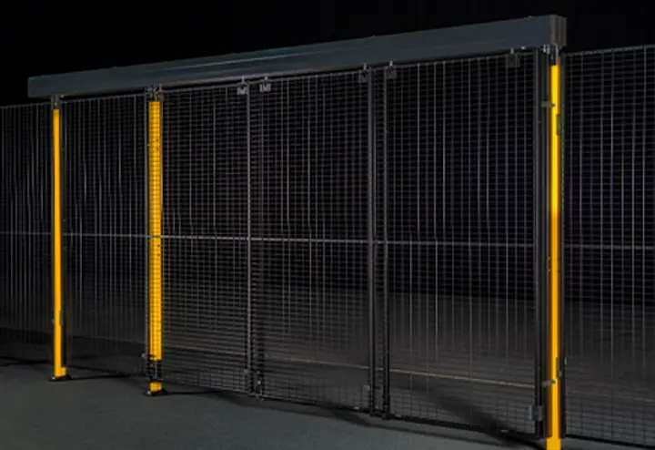 Driedubbele schuifdeur met rail met 3 treden – aanpasbaar in geval van beperkte ruimte  Driedubbele schuifdeur met rail met 3 treden – aanpasbaar in geval van beperkte ruimte